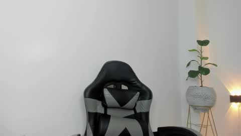 Snapshot of maroly_21 chatting on 10-10-25, 09:25 Maly online show from 10-10-25, 09:25