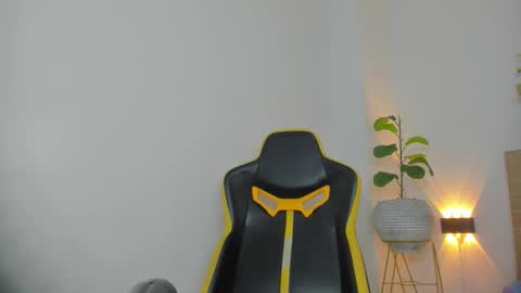 Snapshot of maroly_21 chatting on 12-05-25, 12:03 Maly online show from 12-05-25, 12:03