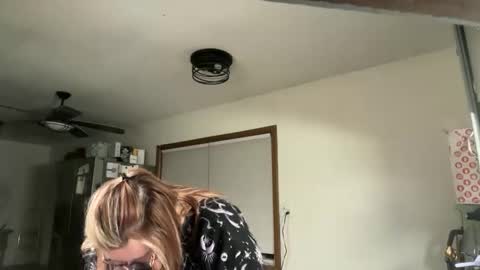 Snapshot of maroon_moon chatting on 11-17-25, 11:54 maroon_moon online show from 11-17-25, 11:54