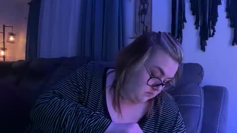 Snapshot of maroon_moon chatting on 11-20-25, 01:06 maroon_moon online show from 11-20-25, 01:06