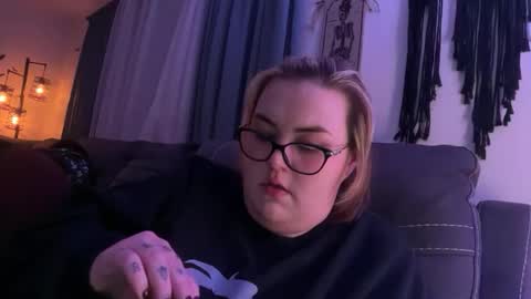 Snapshot of maroon_moon chatting on 11-27-25, 01:07 maroon_moon online show from 11-27-25, 01:07