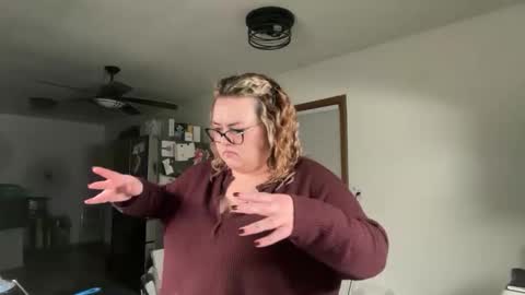 Snapshot of maroon_moon chatting on 12-01-25, 11:32 maroon_moon online show from 12-01-25, 11:32