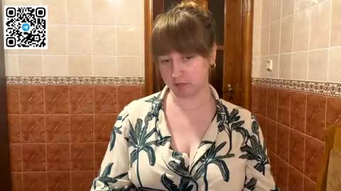 Snapshot of maroonmoon_ chatting on 05-19-26, 08:04 Miriam online show from 05-19-26, 08:04
