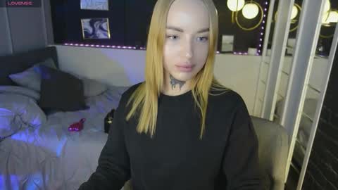 Snapshot of marquiissse chatting on 12-14-25, 05:35 Marquise online show from 12-14-25, 05:35