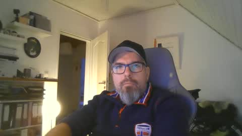 Snapshot of marriedcock1980 chatting on 12-16-24, 08:09 marriedcock1980 online show from 12-16-24, 08:09