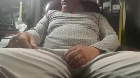 Snapshot of marrieddad19751975 chatting on 05-19-26, 07:37 only fans marrieddad19751975 online show from 05-19-26, 07:37