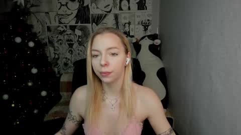 Snapshot of martha_cameron chatting on 12-19-24, 08:55 Martha Cameron online show from 12-19-24, 08:55