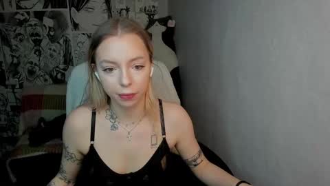 Snapshot of martha_cameron chatting on 01-28-25, 10:23 Martha Cameron online show from 01-28-25, 10:23