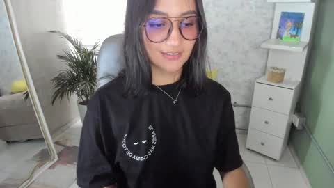 Snapshot of martiiinaa_ chatting on 09-08-25, 07:46 Martina online show from 09-08-25, 07:46