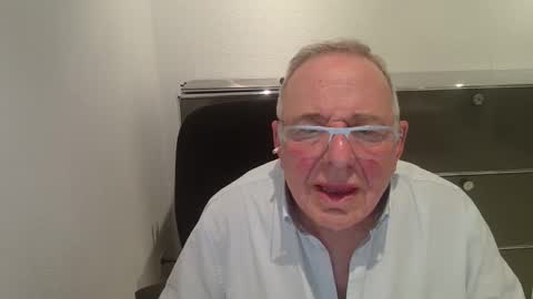 Snapshot of martin_1947 chatting on 05-22-26, 07:30 martin_1947 online show from 05-22-26, 07:30