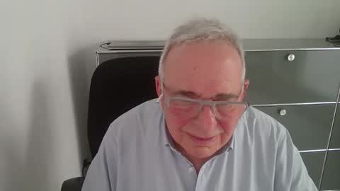 Snapshot of martin_1947 chatting on 05-31-26, 05:31 martin_1947 online show from 05-31-26, 05:31
