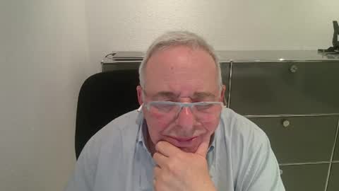 Snapshot of martin_1947 chatting on 06-01-26, 09:05 martin_1947 online show from 06-01-26, 09:05