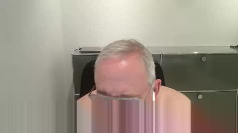 Snapshot of martin_1947 chatting on 06-06-26, 08:24 martin_1947 online show from 06-06-26, 08:24