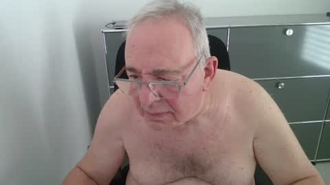 Snapshot of martin_1947 chatting on 06-28-26, 02:12 martin_1947 online show from 06-28-26, 02:12