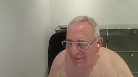 Snapshot of martin_1947 chatting on 08-01-26, 08:41 martin_1947 online show from 08-01-26, 08:41