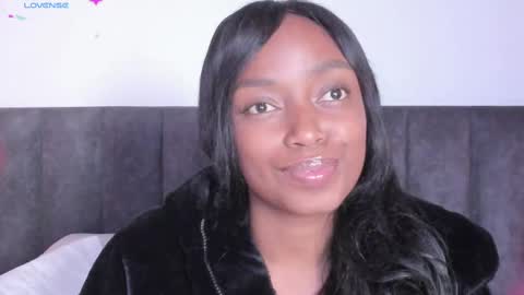 Laura online show from 02-15-25, 12:15