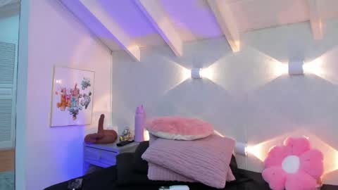 martina mIIler online show from 06-04-26, 12:33