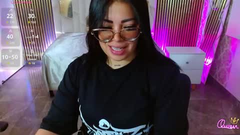 Snapshot of martina_tay chatting on 06-05-26, 03:35 Hey im martina online show from 06-05-26, 03:35