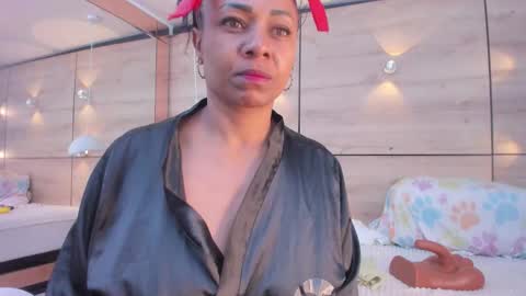 martina touss  online show from 11-18-25, 11:47