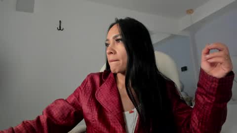 martinaa_roberts online show from 07-14-26, 12:00