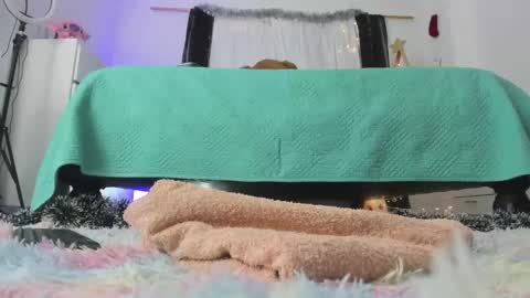 ...  ... online show from 12-05-25, 06:59