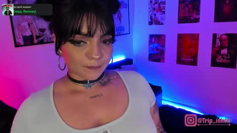 Snapshot of martinarouseee chatting on 09-15-25, 10:32 Val online show from 09-15-25, 10:32