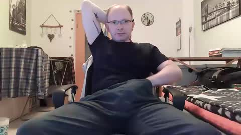 Snapshot of martingersdorf85 chatting on 10-16-25, 03:46 Martin online show from 10-16-25, 03:46