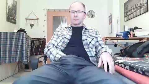 Snapshot of martingersdorf85 chatting on 10-17-25, 10:18 Martin online show from 10-17-25, 10:18