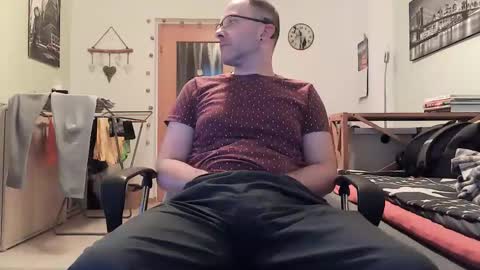 Snapshot of martingersdorf85 chatting on 10-19-25, 03:56 Martin online show from 10-19-25, 03:56