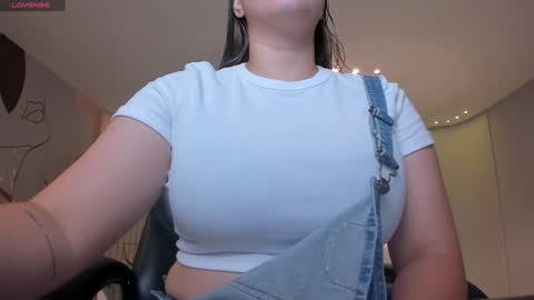 Snapshot of martinnabonnet chatting on 02-06-25, 10:37 Martinna Bonnet online show from 02-06-25, 10:37