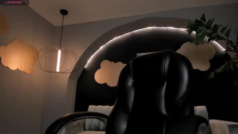 Snapshot of martinnabonnet chatting on 03-12-25, 10:26 Martinna Bonnet online show from 03-12-25, 10:26