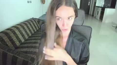 Snapshot of mary_janee__ chatting on 06-07-26, 05:33 Mary Jane online show from 06-07-26, 05:33
