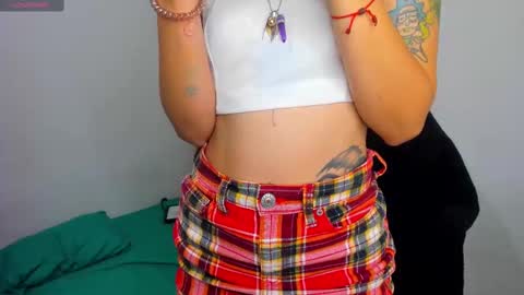 Snapshot of mary_magic chatting on 09-10-25, 05:51 mary_magic online show from 09-10-25, 05:51