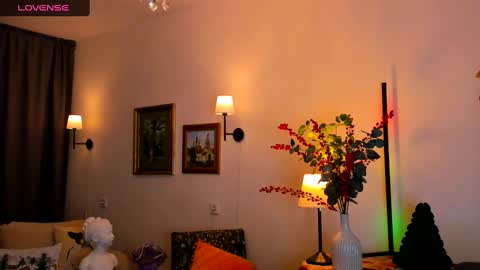 Snapshot of mary_marlow chatting on 02-28-25, 09:12 Mary online show from 02-28-25, 09:12