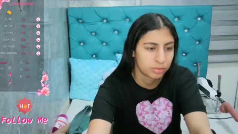 Snapshot of mary_mood_ chatting on 05-20-26, 10:32 Mary Moon online show from 05-20-26, 10:32