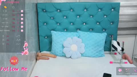 Snapshot of mary_mood_ chatting on 05-25-26, 12:44 Mary Moon online show from 05-25-26, 12:44