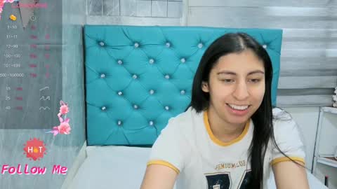 Snapshot of mary_mood_ chatting on 06-02-26, 11:34 Mary Moon online show from 06-02-26, 11:34