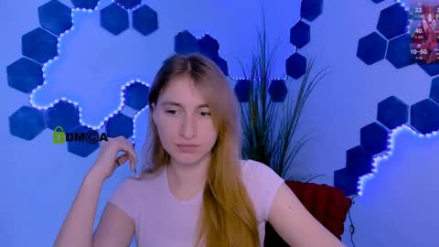 Snapshot of mary_moon__ chatting on 03-29-26, 07:25 mary_moon__ online show from 03-29-26, 07:25