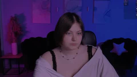 Snapshot of mary_moon__ chatting on 04-21-26, 02:51 mary_moon__ online show from 04-21-26, 02:51