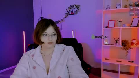 Snapshot of mary_moon__ chatting on 04-22-26, 07:15 mary_moon__ online show from 04-22-26, 07:15