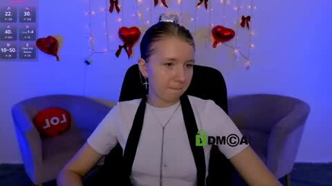 Snapshot of mary_moon__ chatting on 05-14-26, 07:20 mary_moon__ online show from 05-14-26, 07:20