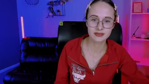 Snapshot of mary_moon__ chatting on 05-16-26, 11:57 mary_moon__ online show from 05-16-26, 11:57