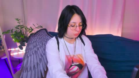 Mary online show from 02-06-26, 01:54