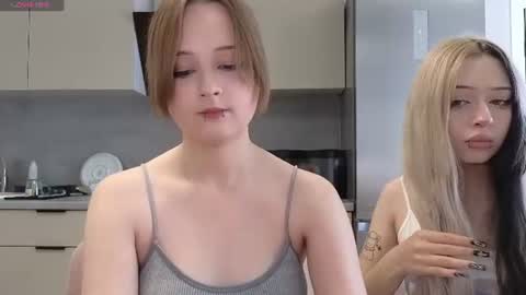 Snapshot of mary_u chatting on 07-20-26, 06:28 Ur Mary online show from 07-20-26, 06:28