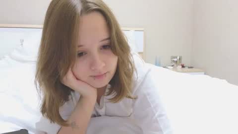 Snapshot of mary_u chatting on 07-24-26, 06:06 Ur Mary online show from 07-24-26, 06:06