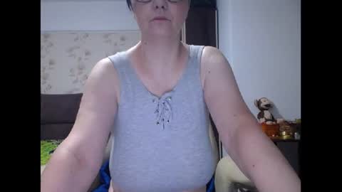 Mary online show from 07-22-26, 03:31
