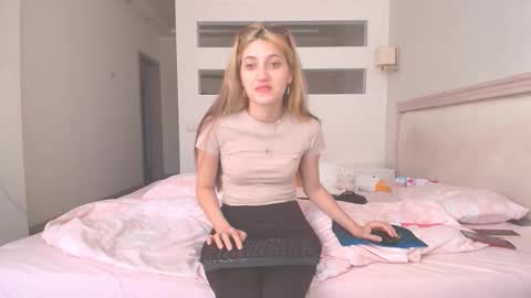 Snapshot of marya442004 chatting on 09-28-25, 10:20 marya442004 online show from 09-28-25, 10:20