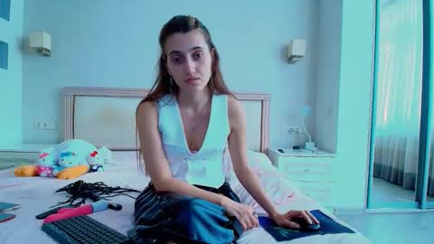 Snapshot of marya442004 chatting on 11-06-25, 11:11 marya442004 online show from 11-06-25, 11:11