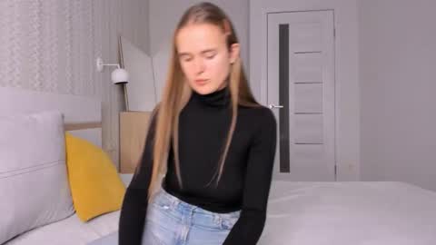 Snapshot of marylee_21 chatting on 10-27-25, 09:46 Mari online show from 10-27-25, 09:46