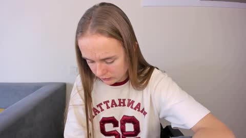 Snapshot of marylee_21 chatting on 11-05-25, 09:20 Mari online show from 11-05-25, 09:20